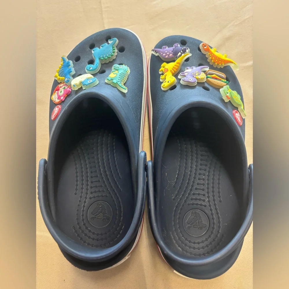 CROCS Kids Navy Clogs with‎ Dinosaur Charms